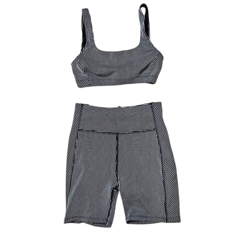 GIGI C Pamela Striped Workout Set Sports Bra & Bike Shorts Black/White sz Small